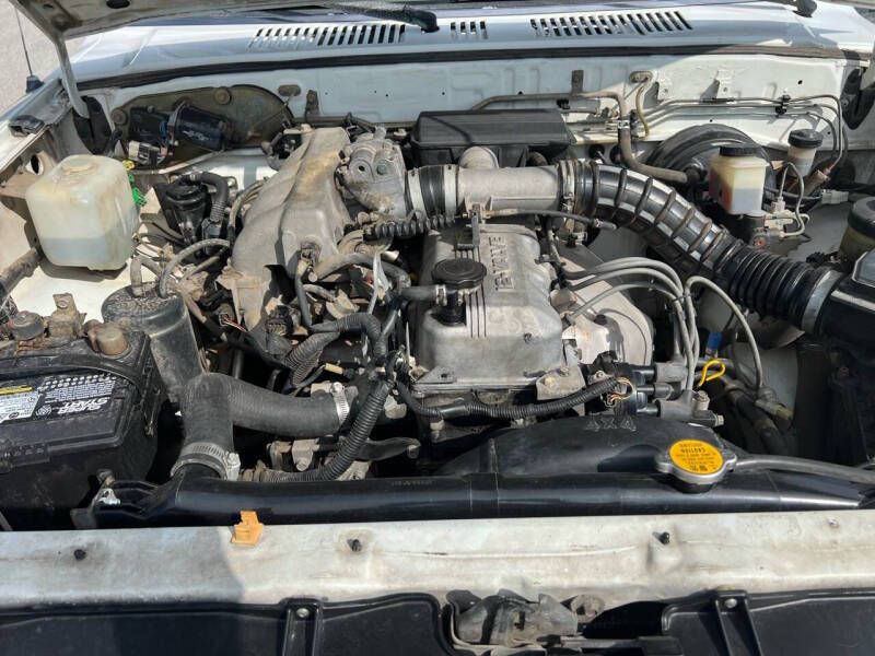 1993 Mazda B2600i