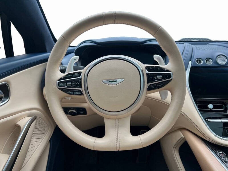 2021 Aston Martin DBX