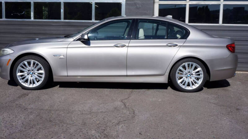 2011 BMW 5 Series 550i xDrive