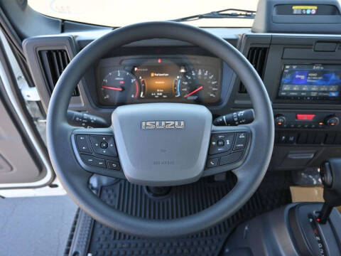 2025 Isuzu NRR
