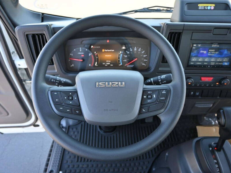 2025 Isuzu NRR