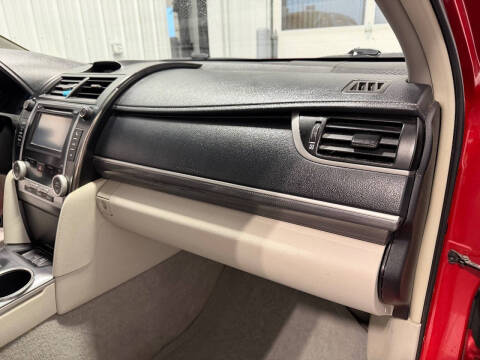 2014 Toyota Camry Hybrid LE