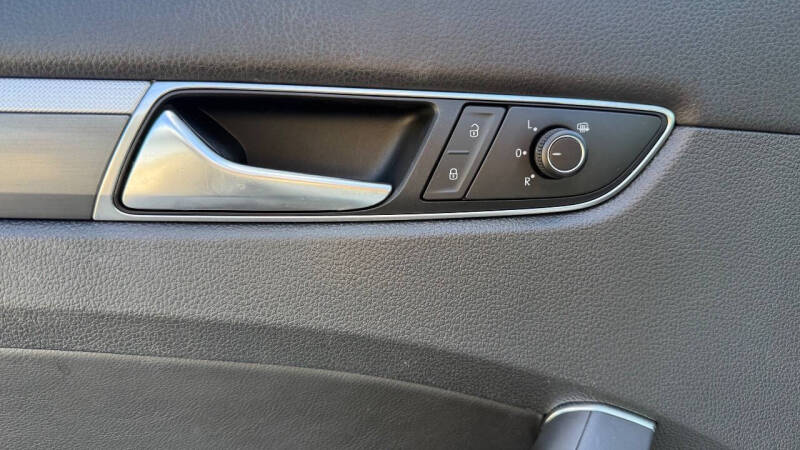 2017 Volkswagen Passat 1.8T R-Line