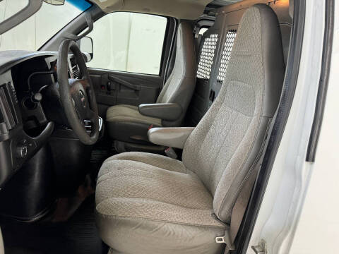 2017 GMC Savana 2500