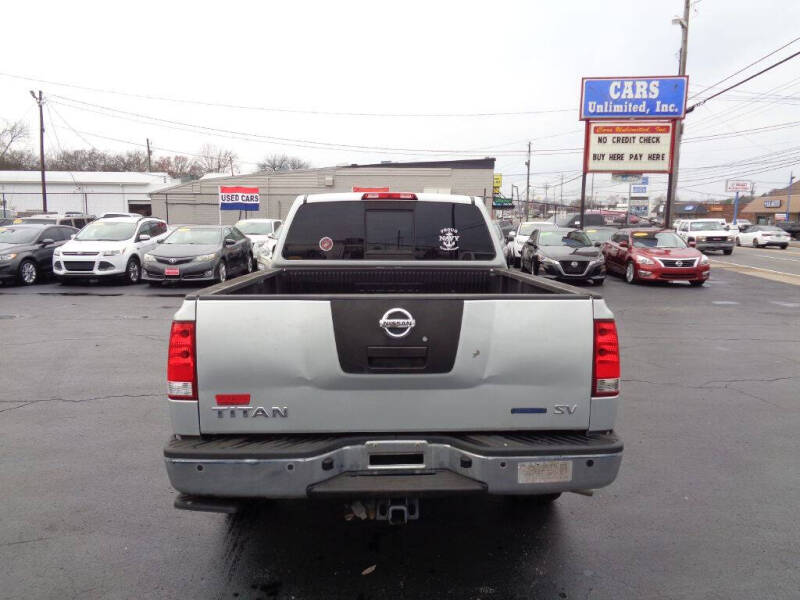 2011 Nissan Titan SV