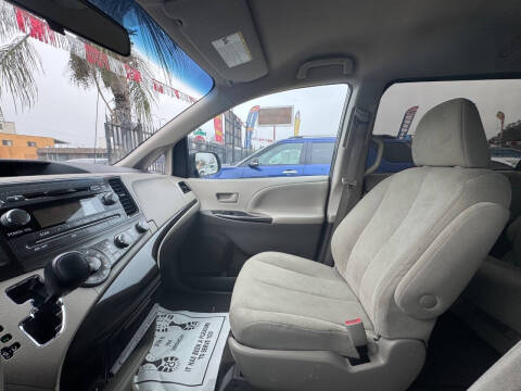 2013 Toyota Sienna L 7-Passenger