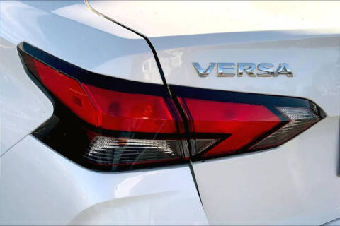 2022 Nissan Versa SV