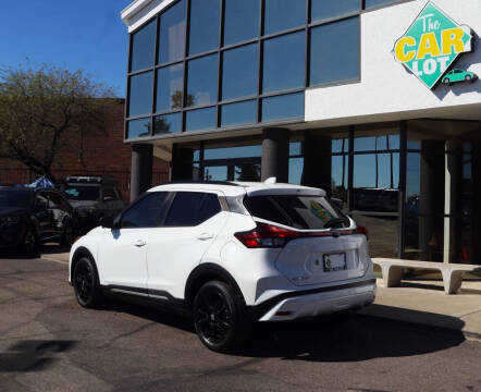 2023 Nissan Kicks SR