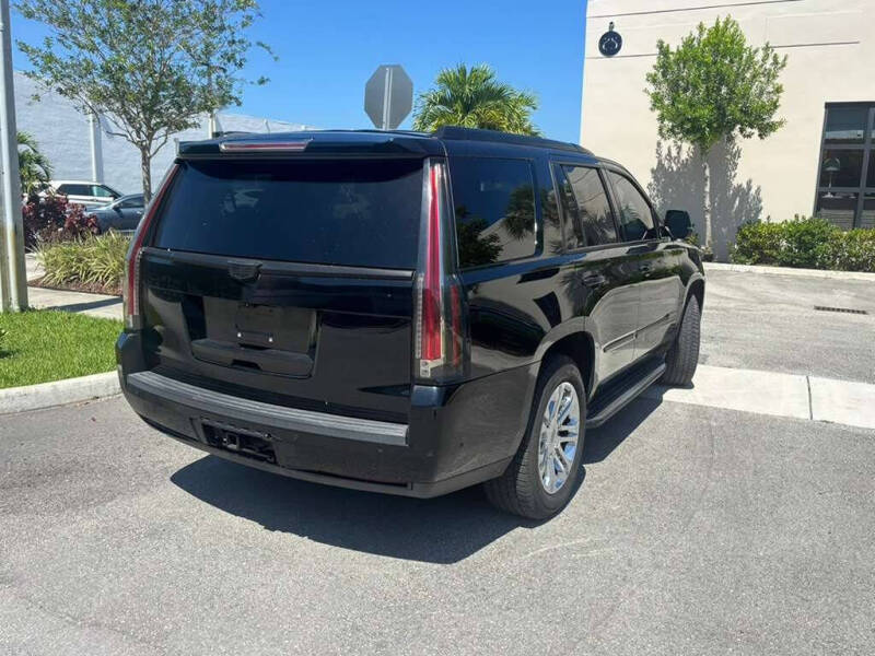 2017 Cadillac Escalade Luxury