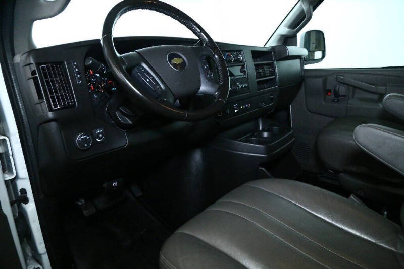 2023 Chevrolet Express 2500