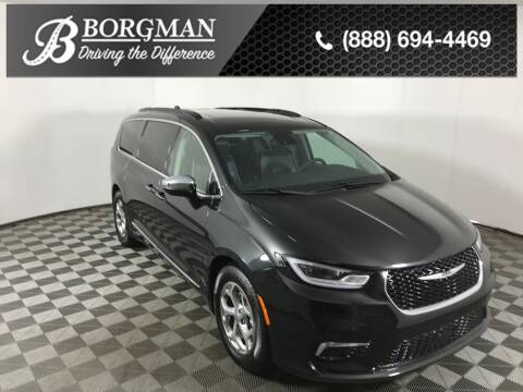2022 Chrysler Pacifica for sale at Everyone's Financed At Borgman - BORGMAN OF HOLLAND LLC in Holland MI