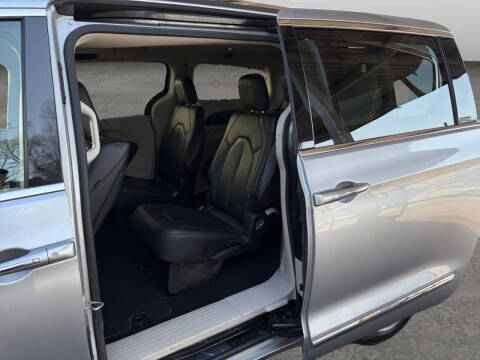 2018 Chrysler Pacifica Touring L Plus