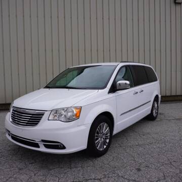 2014 Chrysler Town and Country for sale at EAST 30 MOTOR COMPANY in New Haven IN