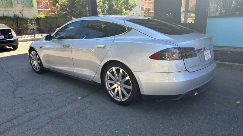 2012 Tesla Model S