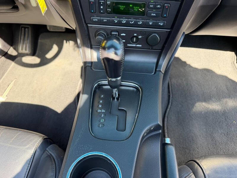 2003 Ford Thunderbird