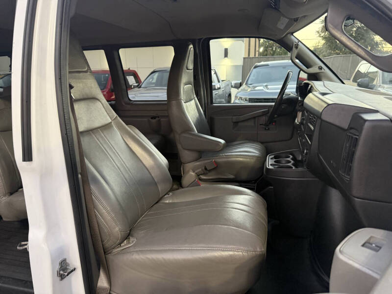 2023 Chevrolet Express LS 3500