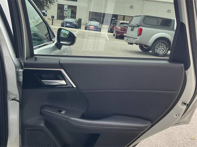 2024 Mitsubishi Outlander SE