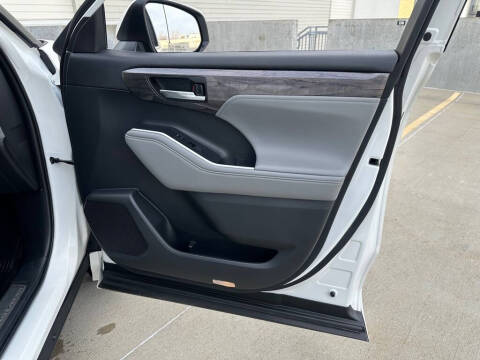 2020 Toyota Highlander Platinum