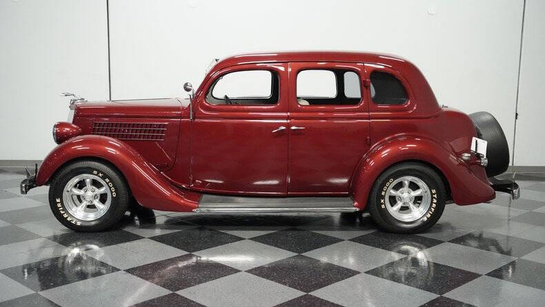 1935 Ford Tudor