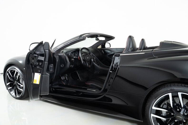 2015 Aston Martin Vanquish Volante