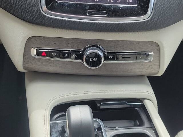 2023 Volvo XC90 B5 Plus Bright Theme
