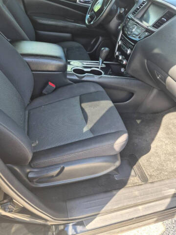 2018 Nissan Pathfinder SV