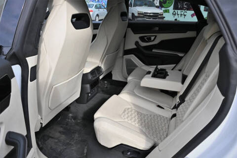 2022 Lamborghini Urus