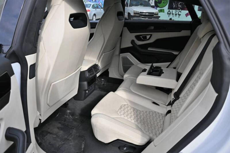 2022 Lamborghini Urus