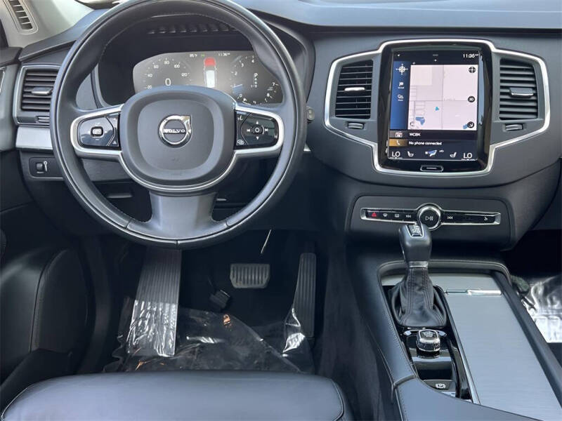 2022 Volvo XC90 T5 Momentum