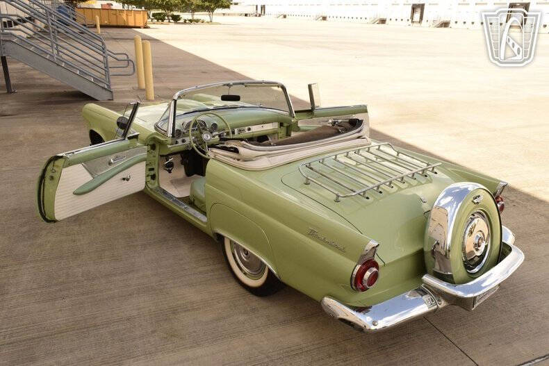 1956 Ford Thunderbird