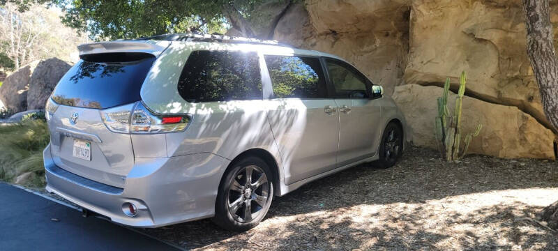 2015 Toyota Sienna SE Premium 8-Passenger
