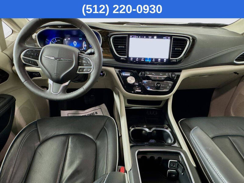 2023 Chrysler Pacifica Plug-In Hybrid Limited