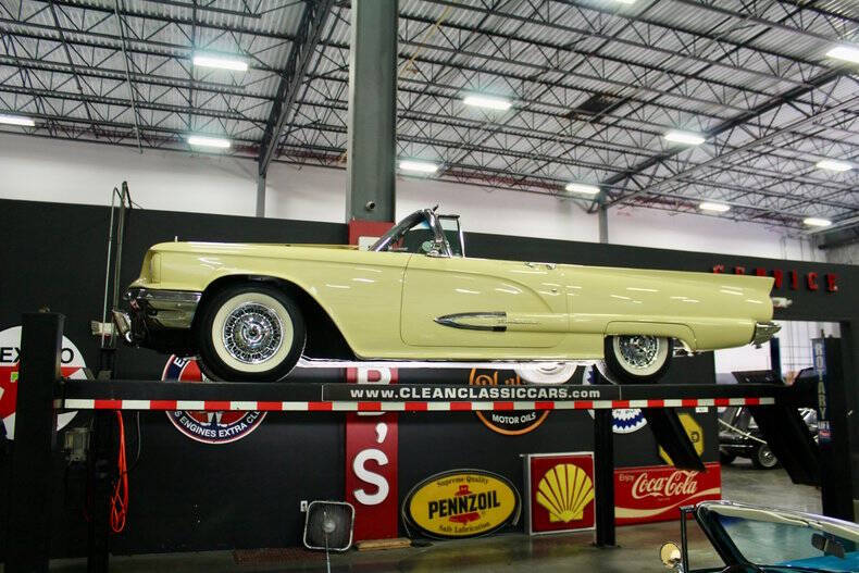 1959 Ford Thunderbird