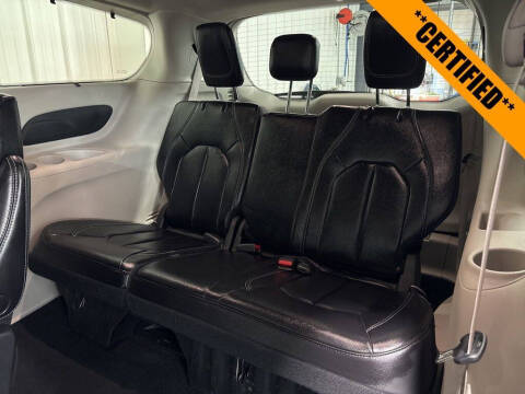 2022 Chrysler Pacifica Touring L