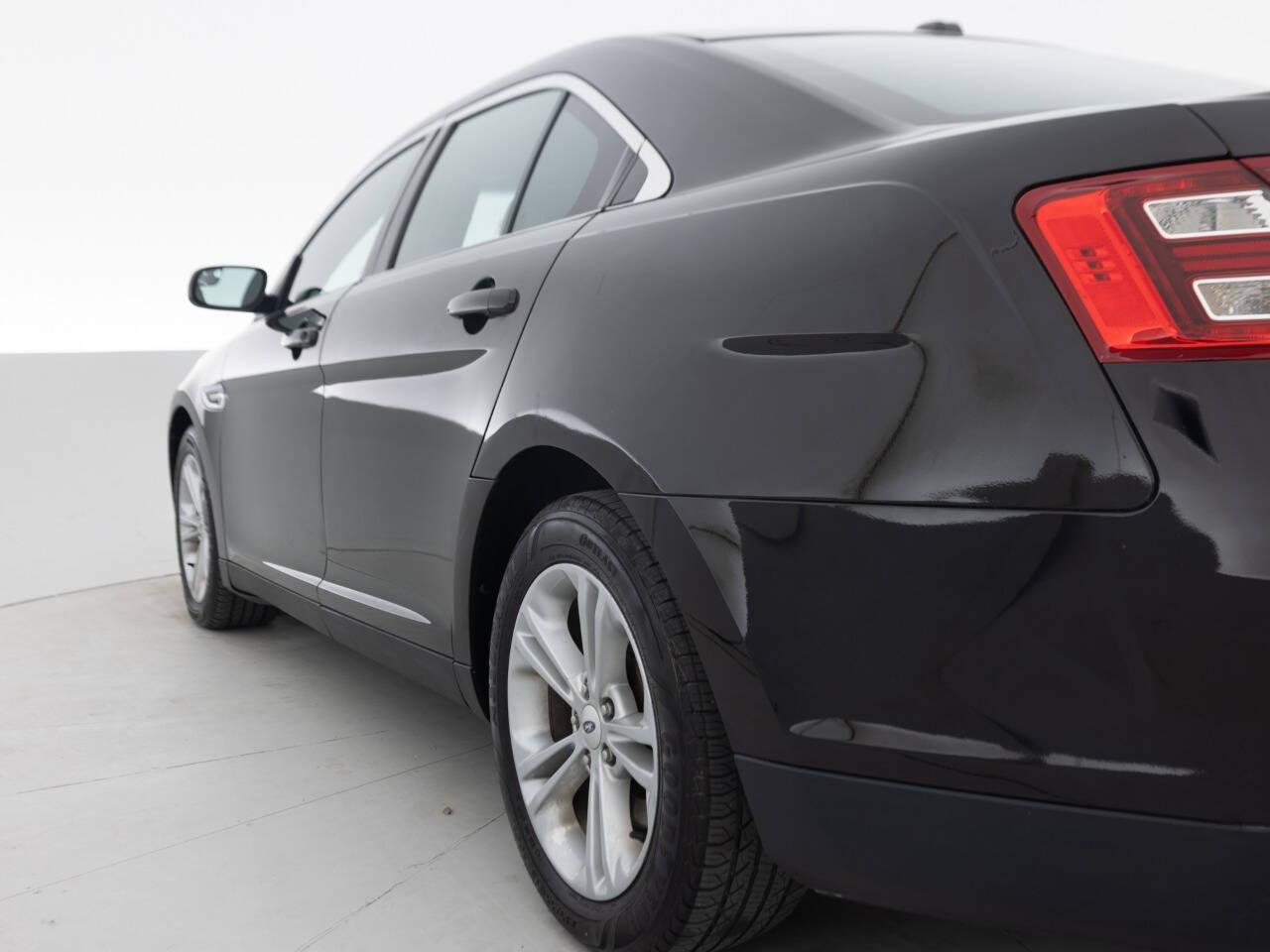 Used Car 2014 Ford Taurus  Sel Awd 4dr Sedan For Sale Under $10,000 In Coal City, Illinois