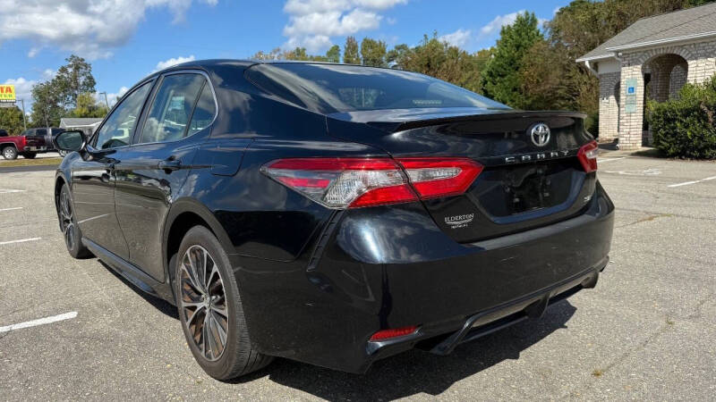 2018 Toyota Camry SE