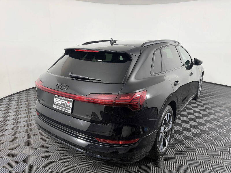 2023 Audi e-tron quattro Premium