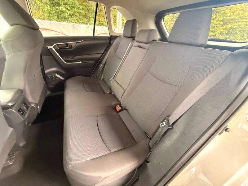 2022 Toyota RAV4 Hybrid LE