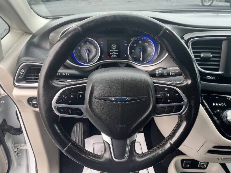 2020 Chrysler Pacifica Touring L