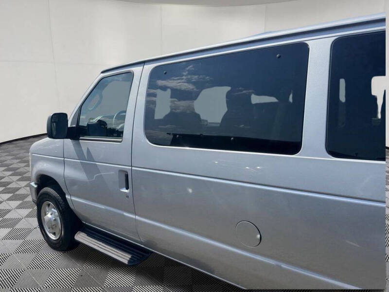 2012 Ford E-Series E-350 SD XLT