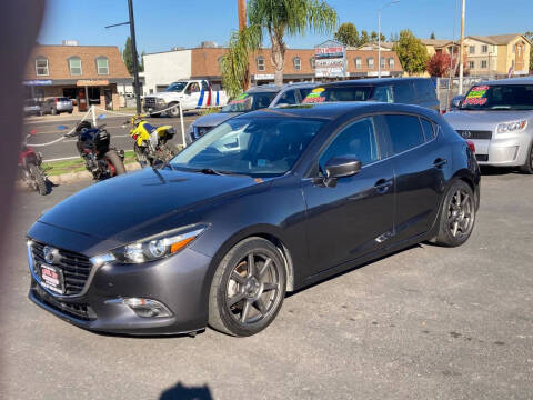2017 Mazda MAZDA3 Grand Touring