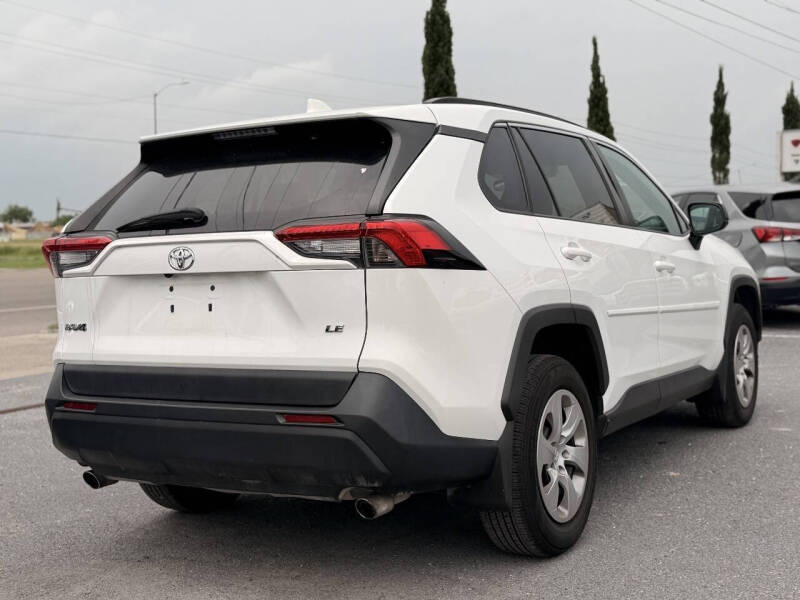 2020 Toyota RAV4 LE