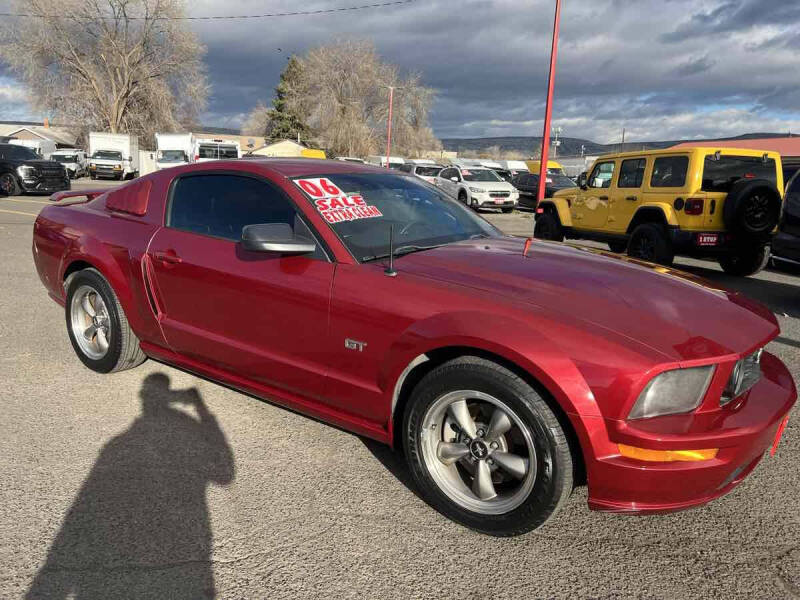 2006 Ford Mustang GT Deluxe
