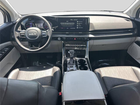 2024 Kia Carnival EX