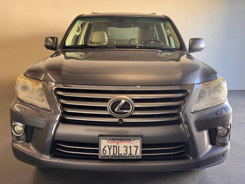 2013 Lexus LX 570