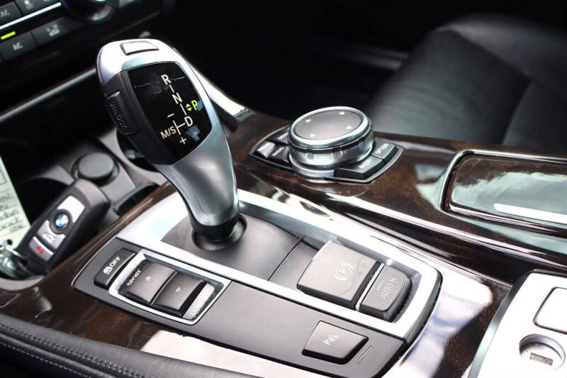 2015 BMW 5 Series 528i