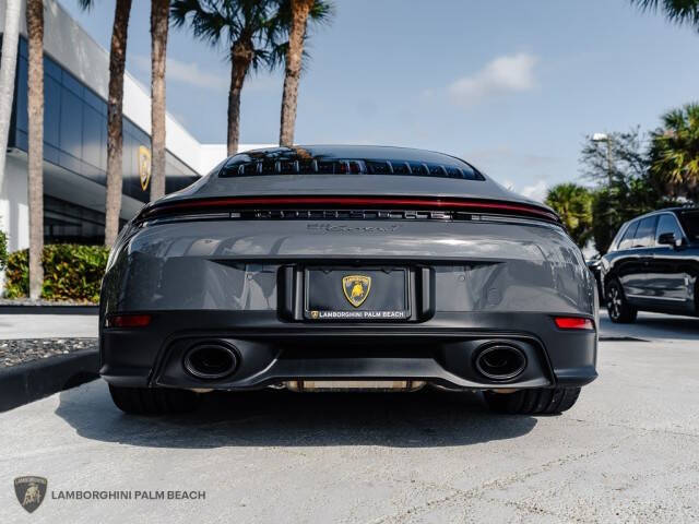 2025 Porsche 911 Carrera