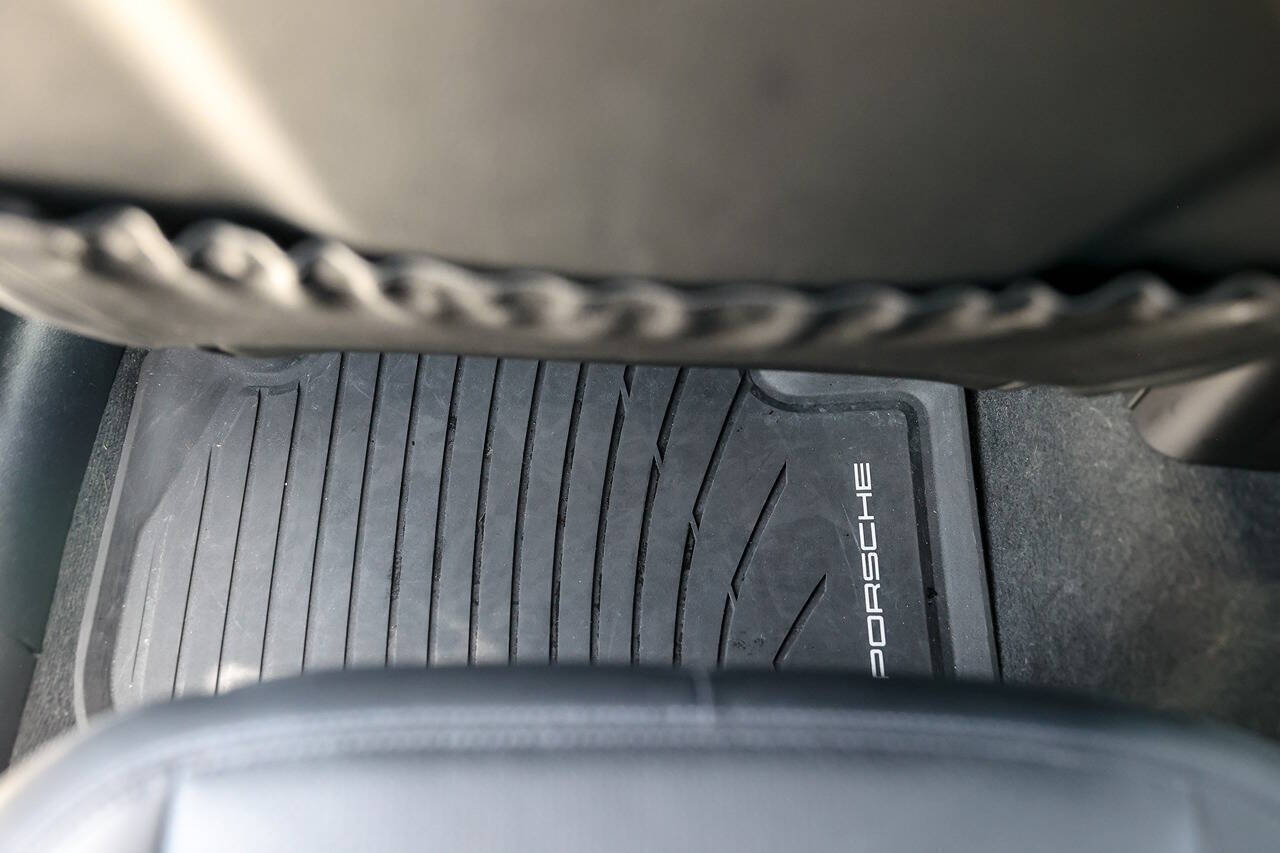 2022 Porsche Macan 74