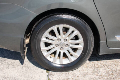 2013 Toyota Sienna XLE 8-Passenger