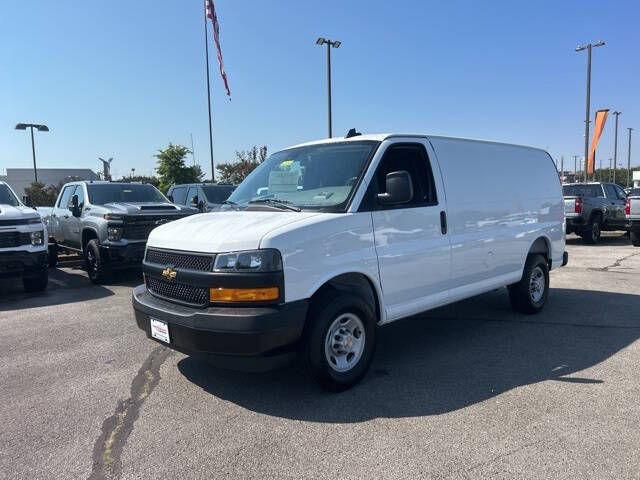 2025 Chevrolet Express 2500